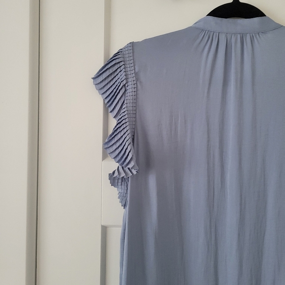 Banana Republic Factory Pleat-Sleeve Top - Picture 8 of 10